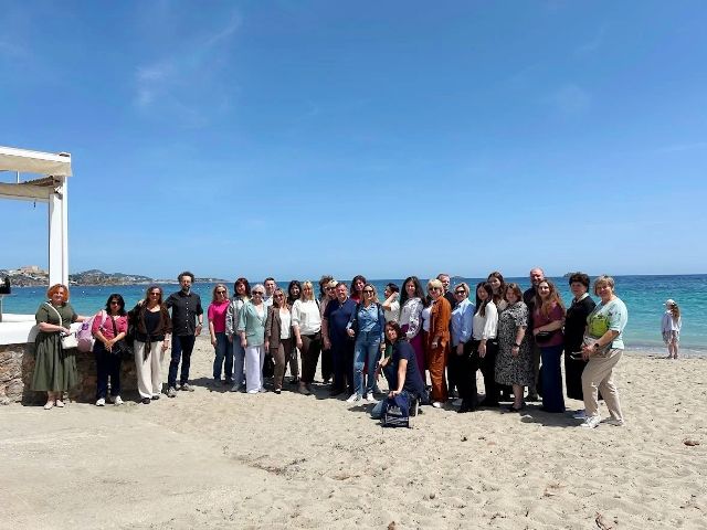 На узбережжі